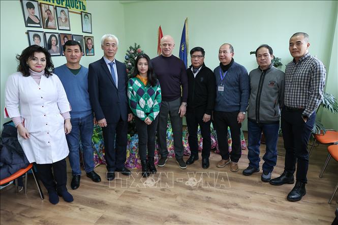 Vietnamese community presents charity gifts to Pediatric Hospital No 3 in Ukraine s Odessa